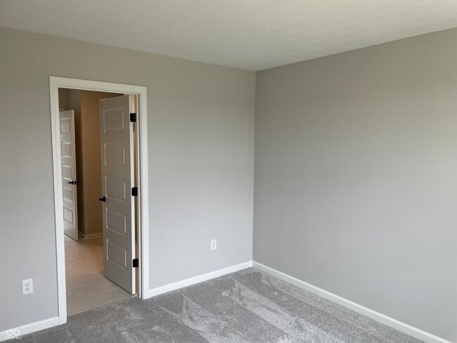 Building Photo - 14472 Beaument Blvd