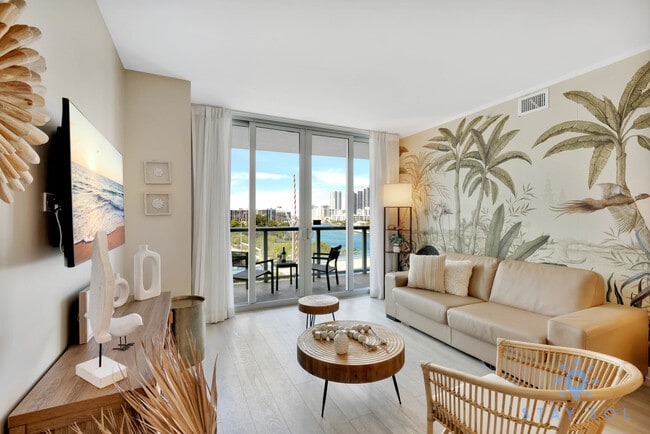 Building Photo - 2602 E Hallandale Beach Blvd