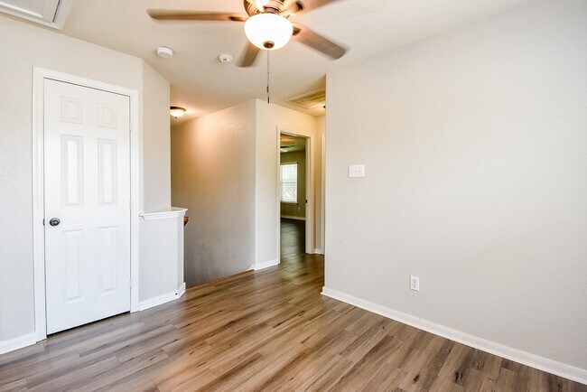 Building Photo - 14615 Cypress Cottage Ct