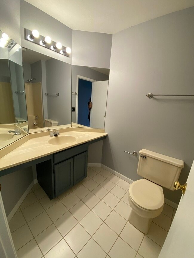 Building Photo - 5S510 Scots Dr