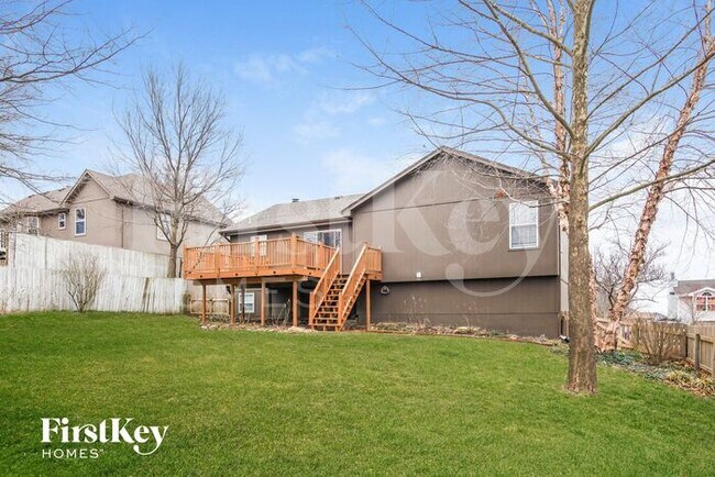 Building Photo - 1610 Stasi Ave