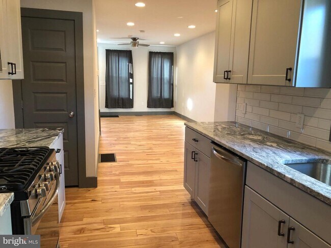 Building Photo - 1829 N Ringgold St