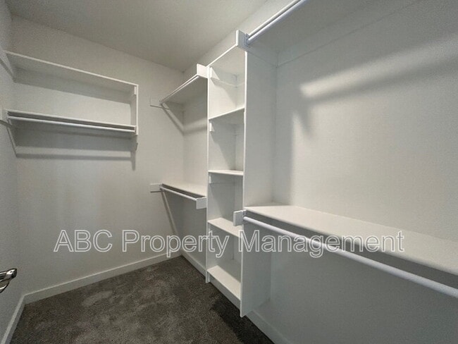 Building Photo - 350 S Emerald Woods Run