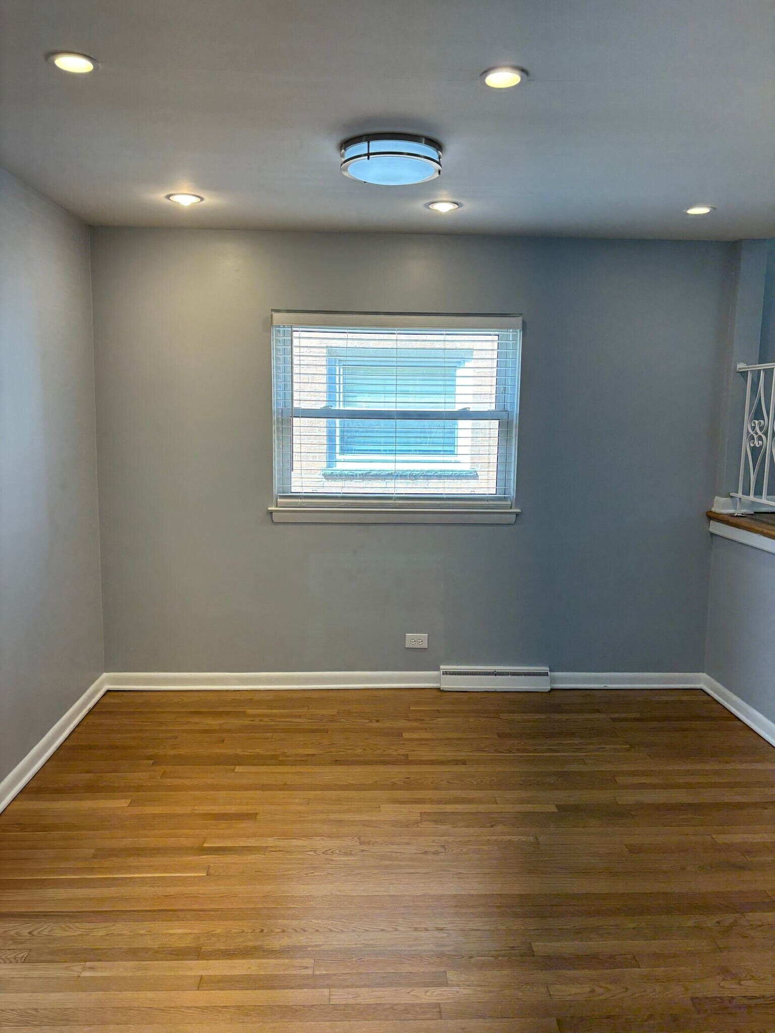 Building Photo - 6736 N Kimball Ave