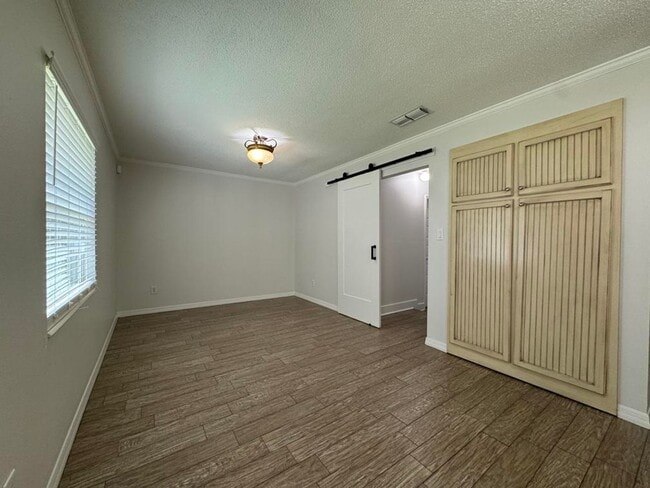 Building Photo - Adorable 3/2 with Bonus Room in Ormond Beach