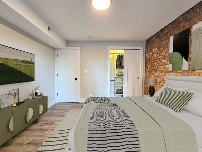 Building Photo - 1214 N La Salle Dr