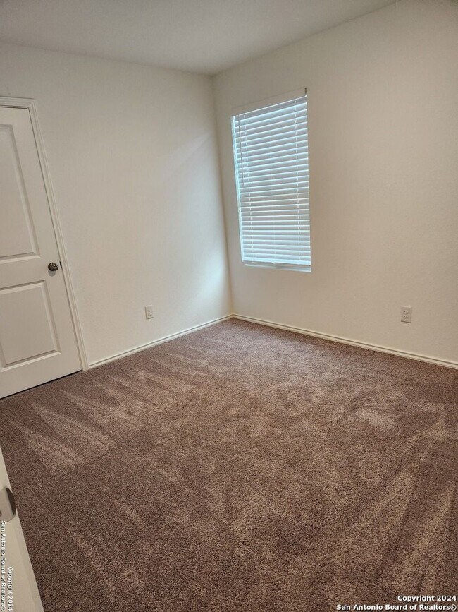 Building Photo - Well Maintained 4-Bedroom Home Near Lackland AFB