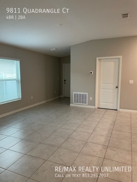 Building Photo - 9811 Quadrangle Ct