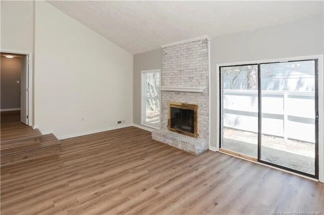 Building Photo - 2012 Lakemeadow Dr