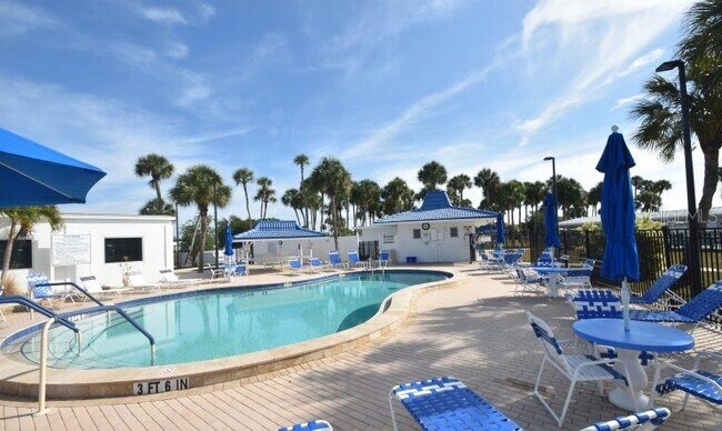 Building Photo - 706 Locarno Dr