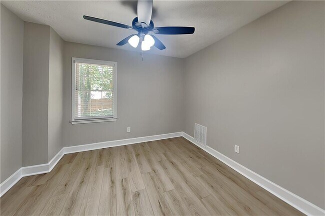Building Photo - 3163 Oak Springs Way