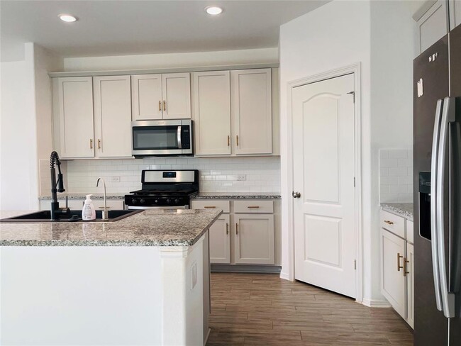 Building Photo - 14512 Jelly Pnes Dr