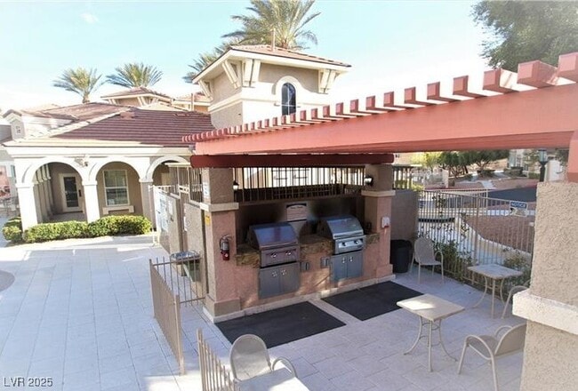 Building Photo - 10550 W Alexander Rd