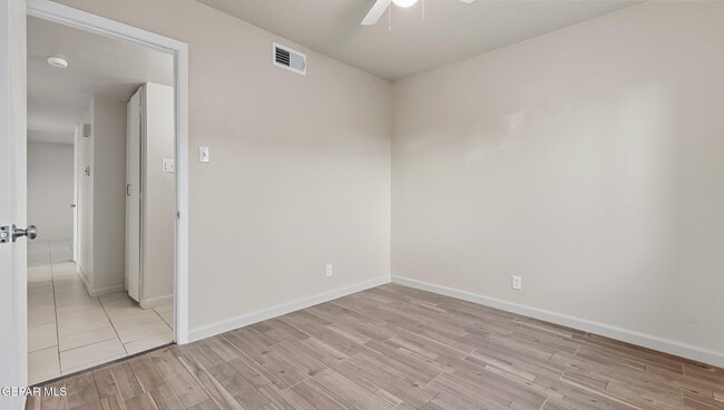 Building Photo - 513 Gilmore Way