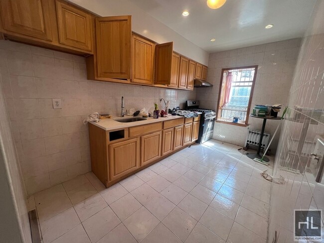Building Photo - 655 Flatbush Ave