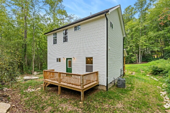 Building Photo - 882 Wash Freeman Rd