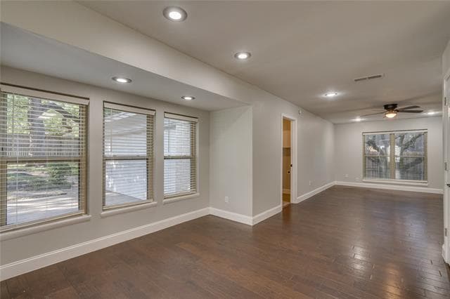 Building Photo - 2909 White Oak Ln