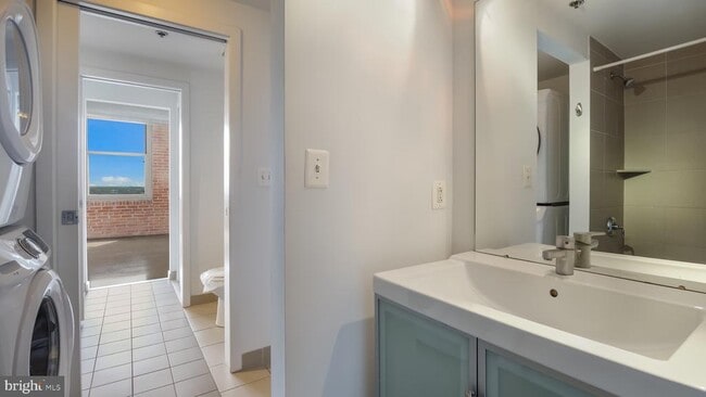 Building Photo - 444 N 4th St