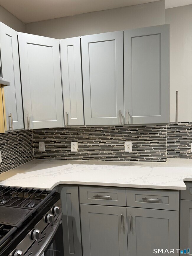 Building Photo - 336 Bond St