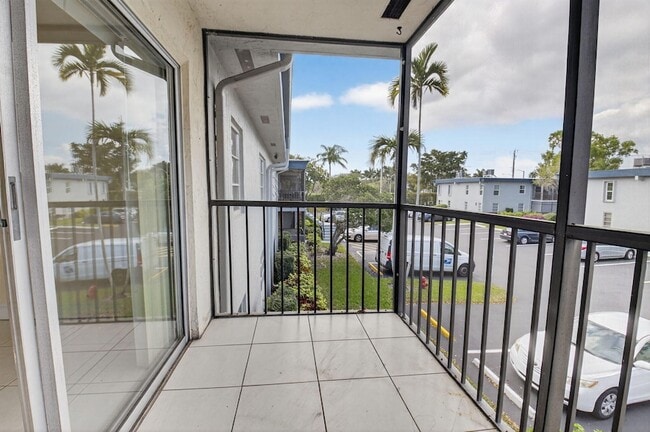 Building Photo - 7535 S Oriole Blvd