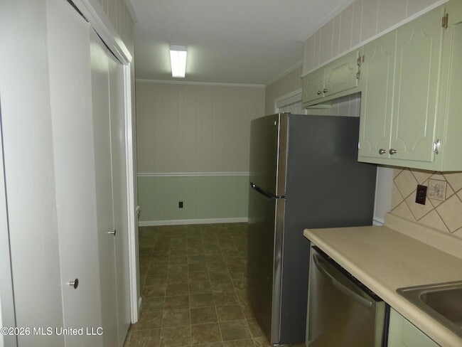 Building Photo - 238 Westview Cir