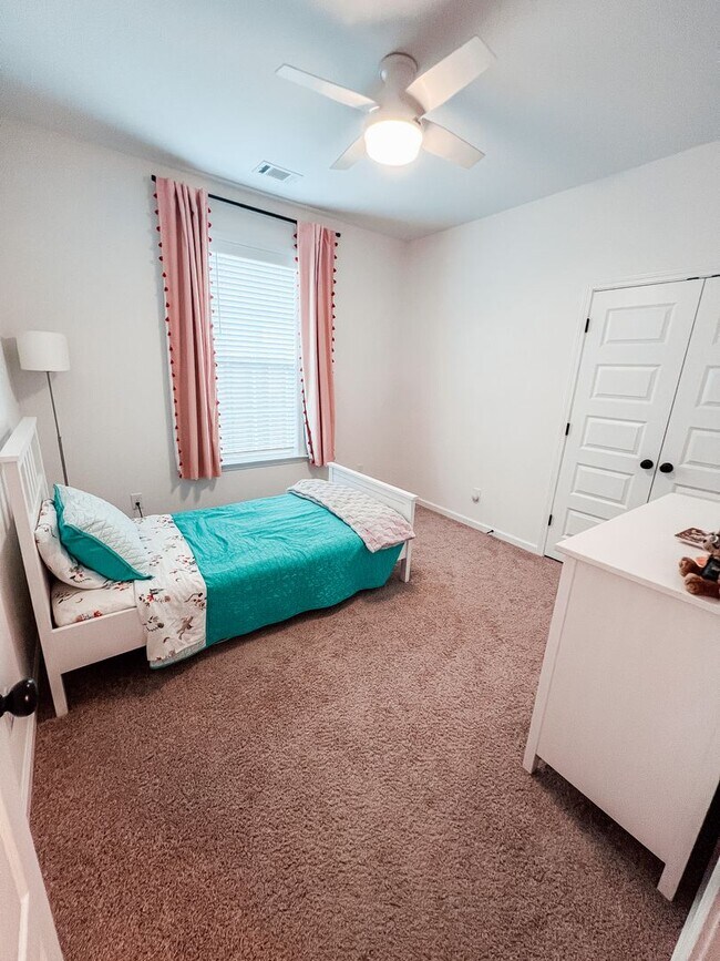 Building Photo - 9852 Bluestone Cir