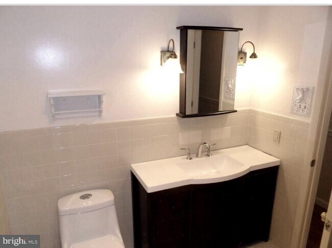 Building Photo - 9400 Tiller Dr