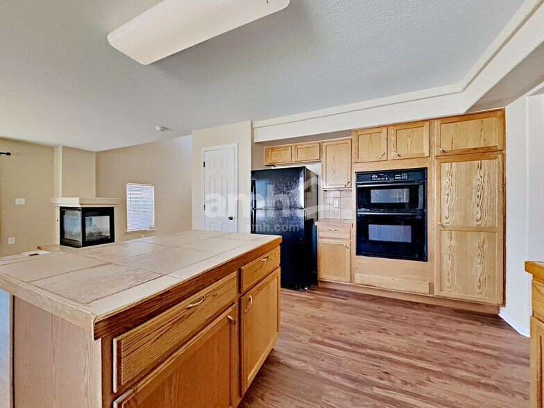 Building Photo - 4995 Fundy St