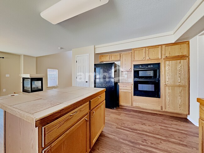 Building Photo - 4995 Fundy St