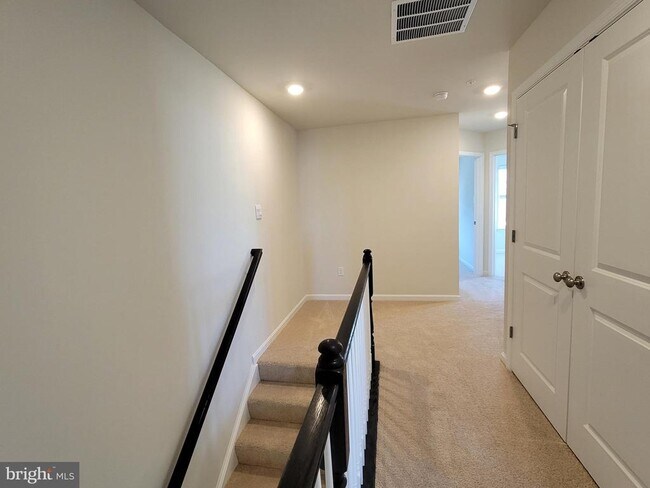 Building Photo - 762 Union St