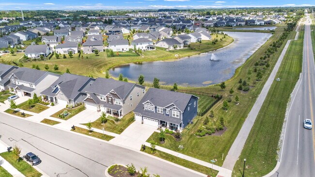 Building Photo - 15611 W Rail Dr