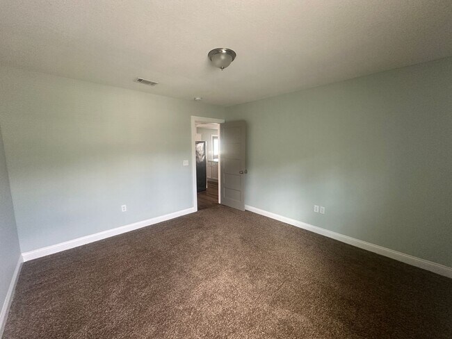 Building Photo - 2 Bedroom 1 Bath  Duplex in Hahira