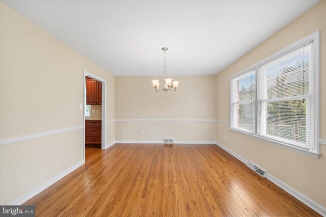 Building Photo - 4 Malvern Ct