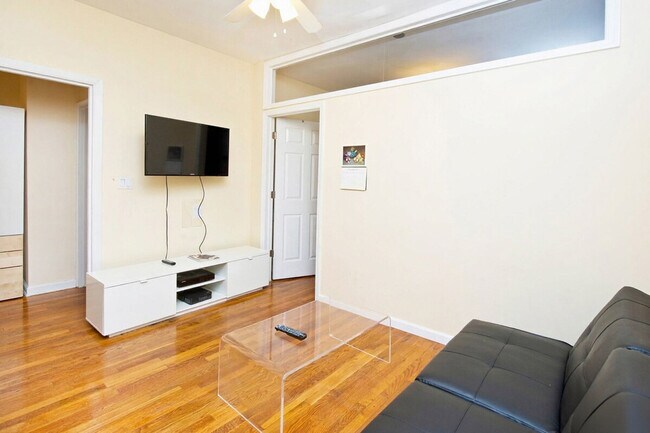 Building Photo - 337 E 81st St