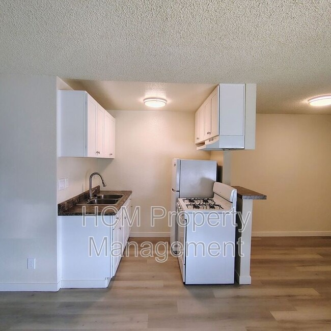 Building Photo - 12850 Branford St