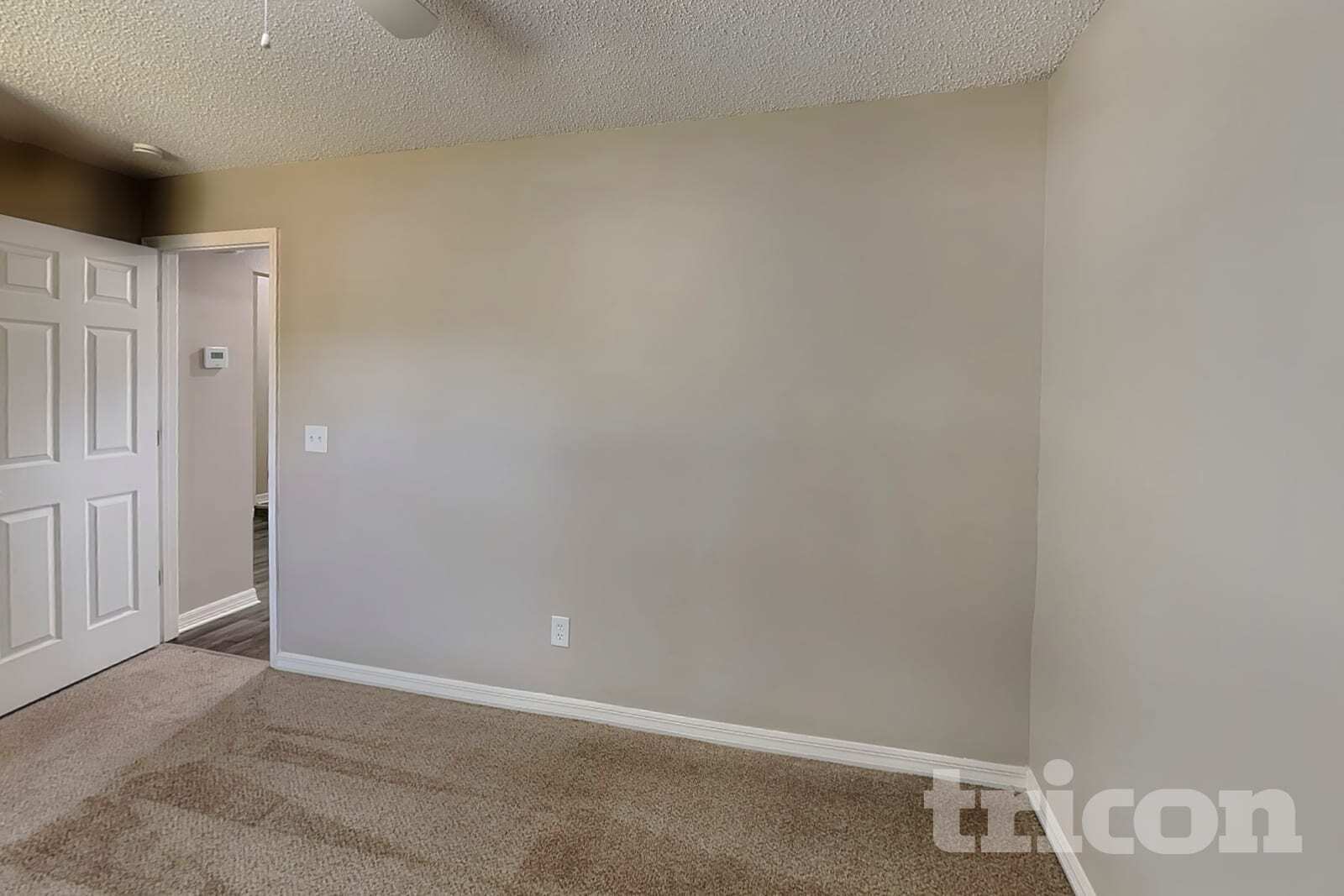 Building Photo - 947 Sandywood Dr