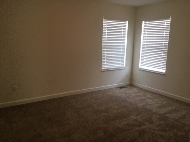 Building Photo - 1130 Mastell Dr