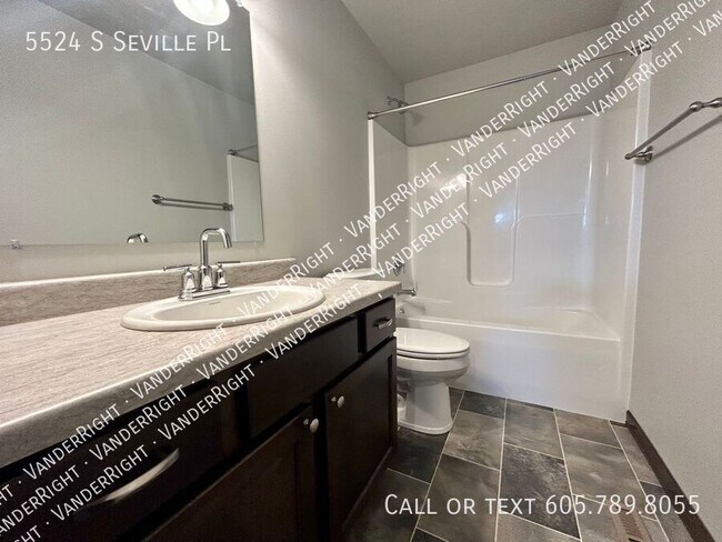 Building Photo - 5524 Seville Pl