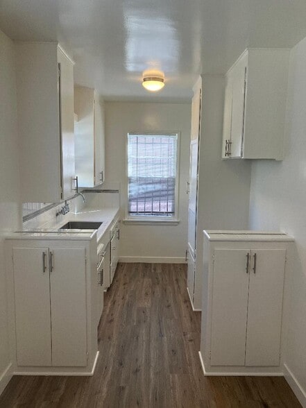Kitchen - 1940 S Robertson Blvd