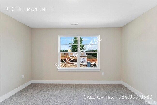 Building Photo - 910 Hillman Ln