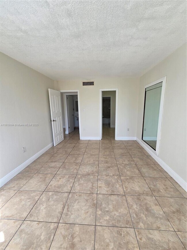 Building Photo - 1800 Sans Souci Blvd