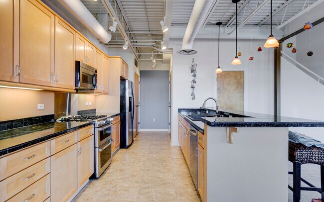 Building Photo - 201 E Las Animas St