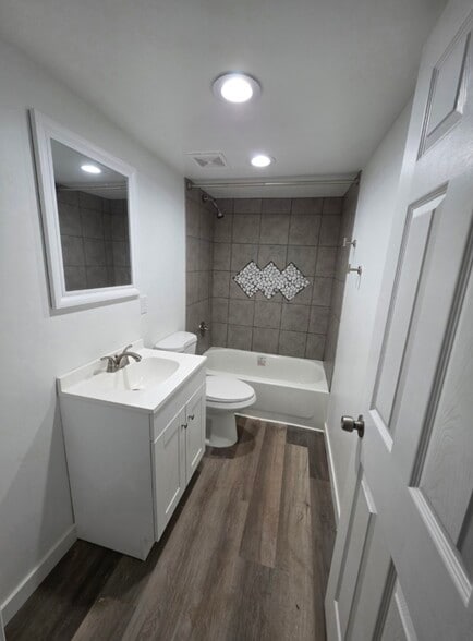 Building Photo - 101 Apache Hills Dr