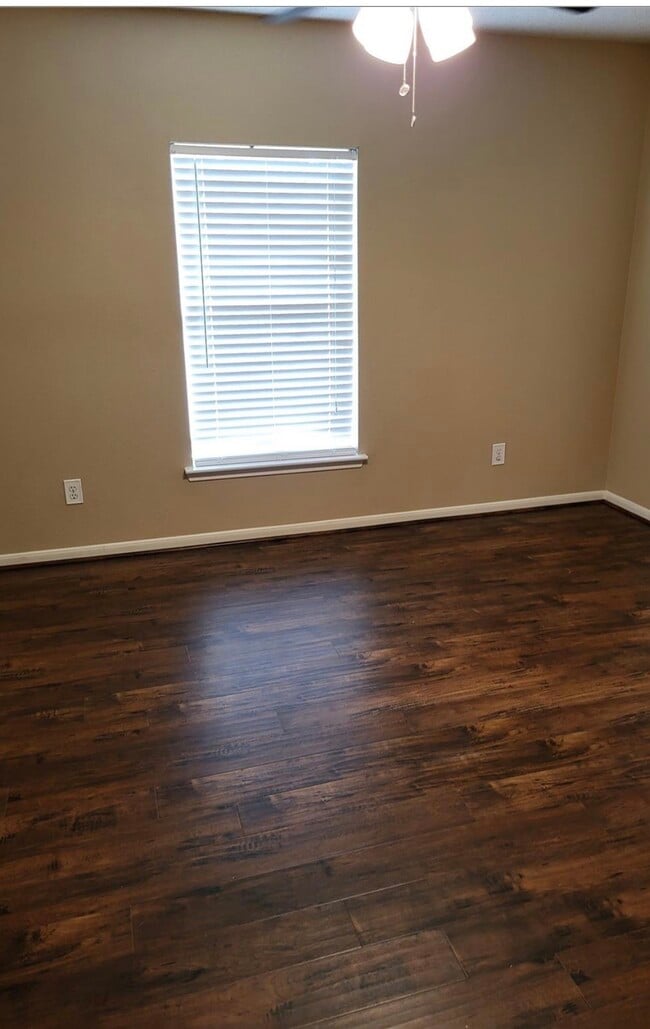 Building Photo - 18843 Appletree Hill Ln