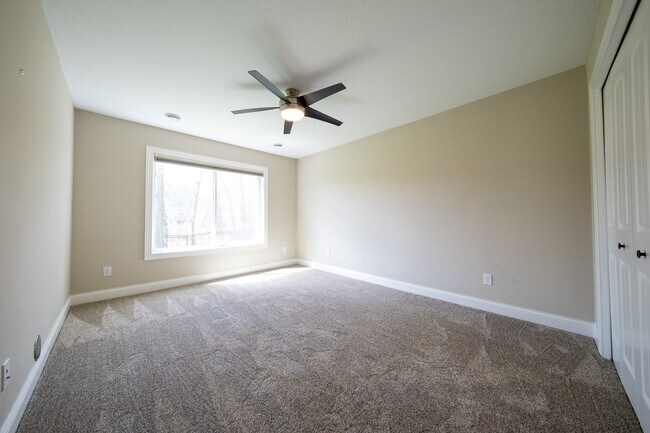 Building Photo - 9352 Wilderness Cove
