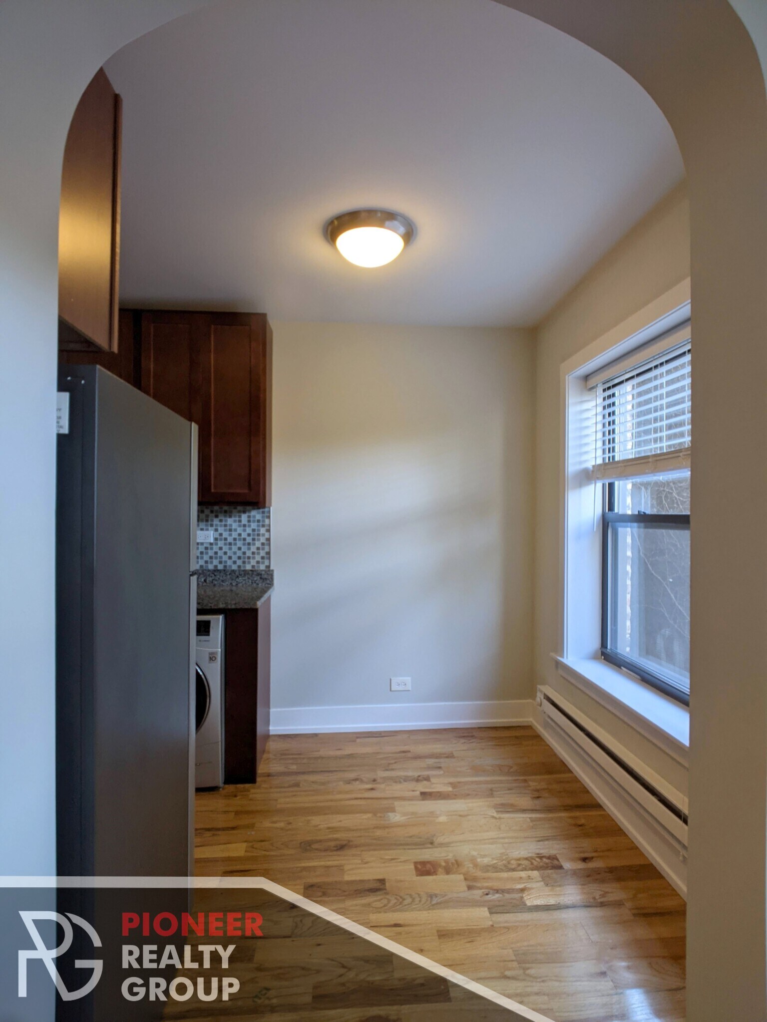 Building Photo - 556 W Arlington Pl