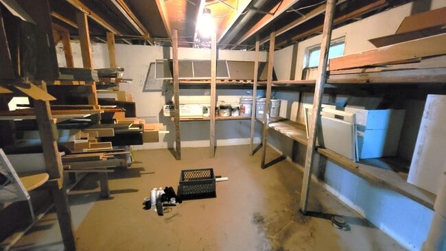 Building Photo - 4015 Claire St