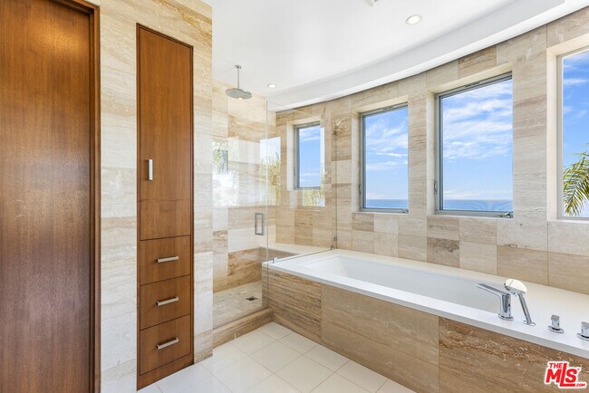 Building Photo - 200 Arno Way
