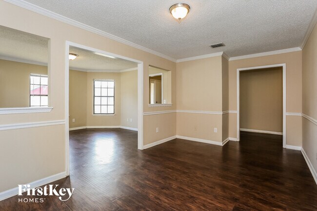 Building Photo - 11338 Island Shore Dr W