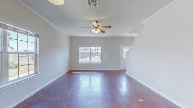 Building Photo - 2487 Horse Shoe Dr